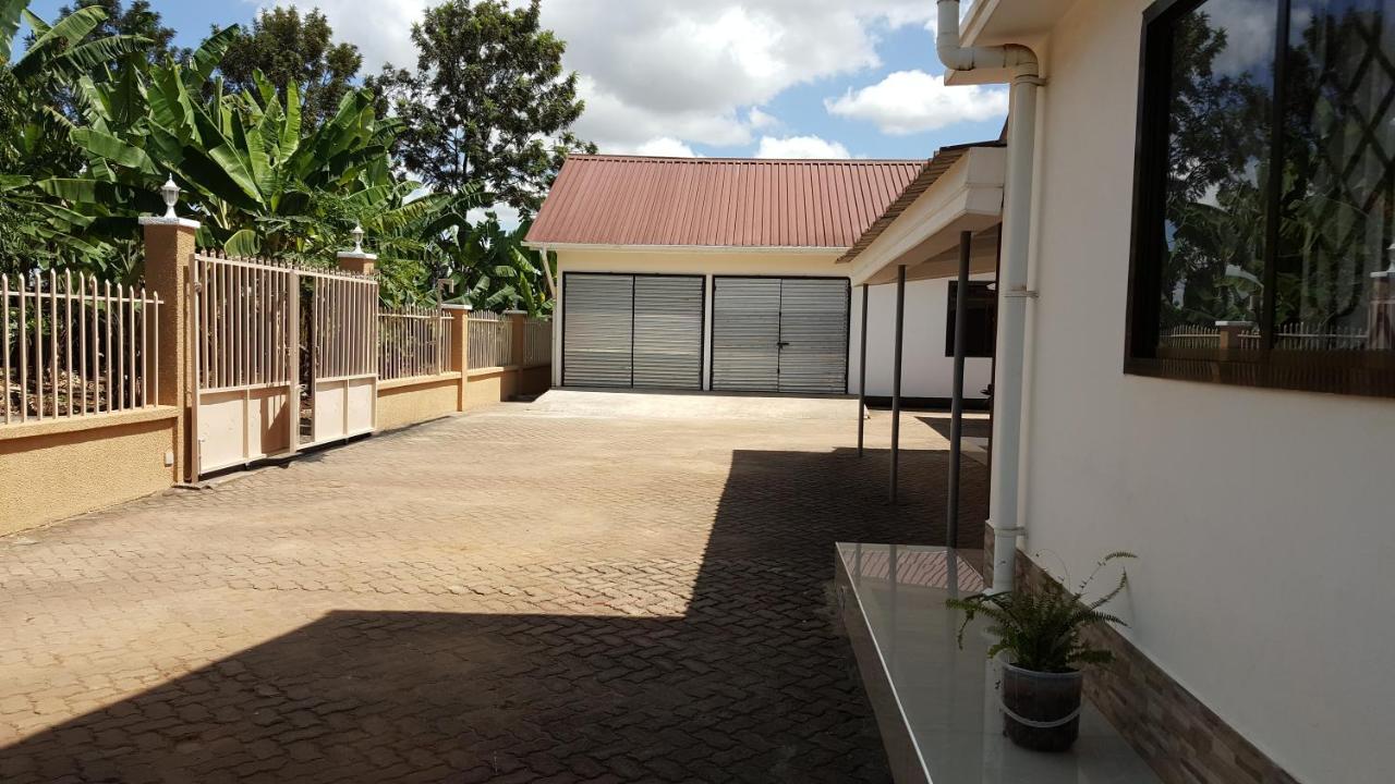 Kilimanjaro Country House Moshi Ngoại thất bức ảnh